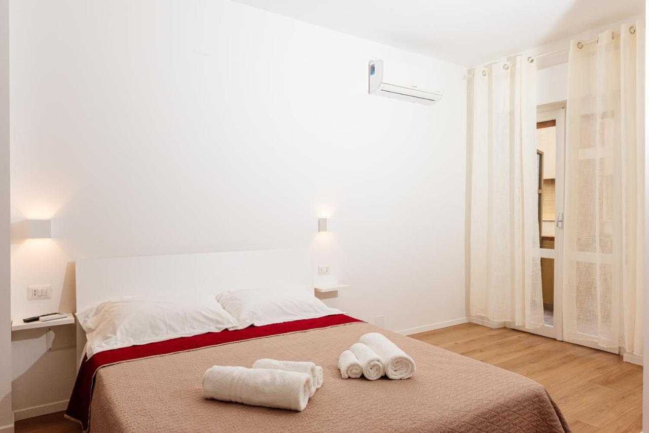 Hotel La Casa Di Ambra Porto Torres Esterno foto